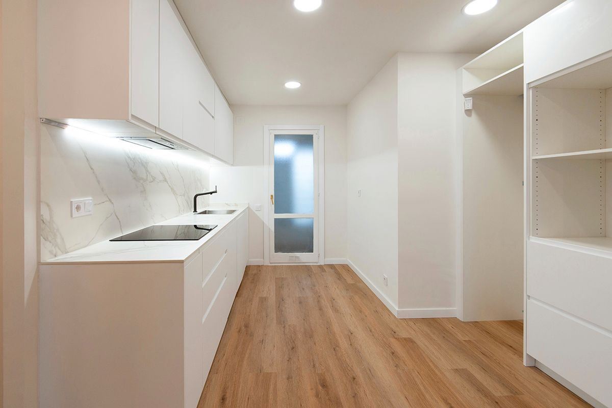 Kitchen of Flat for sale in  Barcelona Capital  with Air Conditioner and Balcony