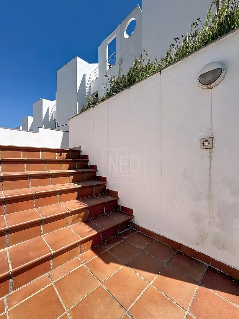 Terrasse von Einfamilien-Reihenhaus zum Verkauf in Granada mit Klimaanlage, Privatgarten und Terrasse