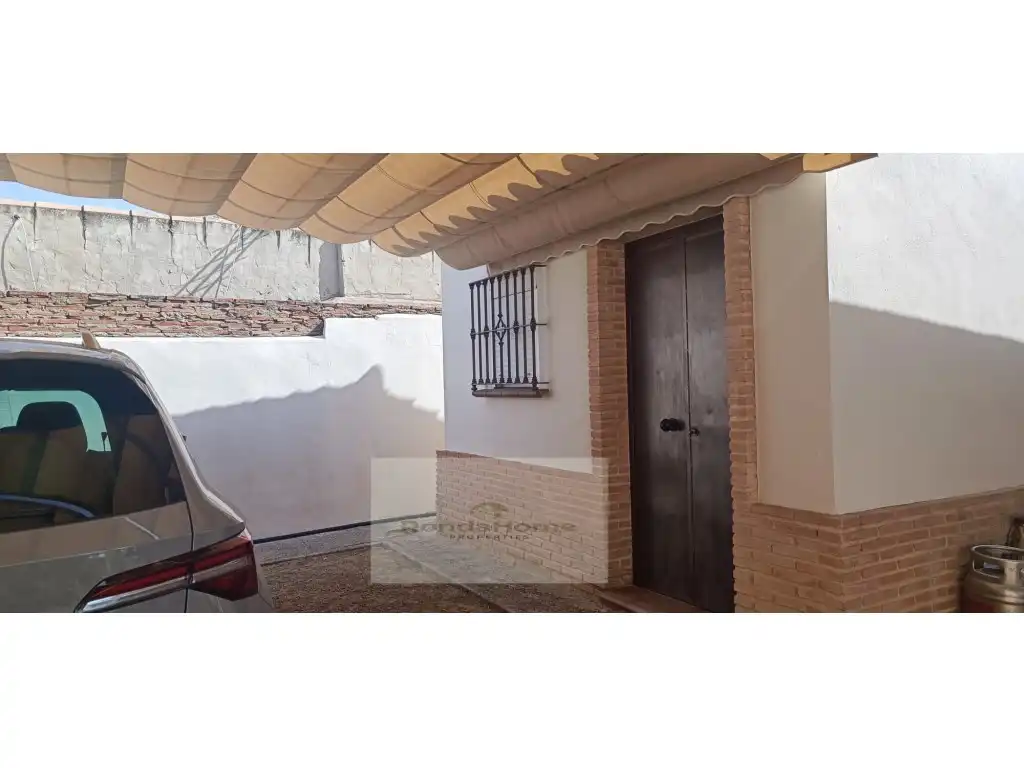 Vista exterior de Finca rústica en venda en Arcos de la Frontera amb Aire condicionat, Piscina i Moblat