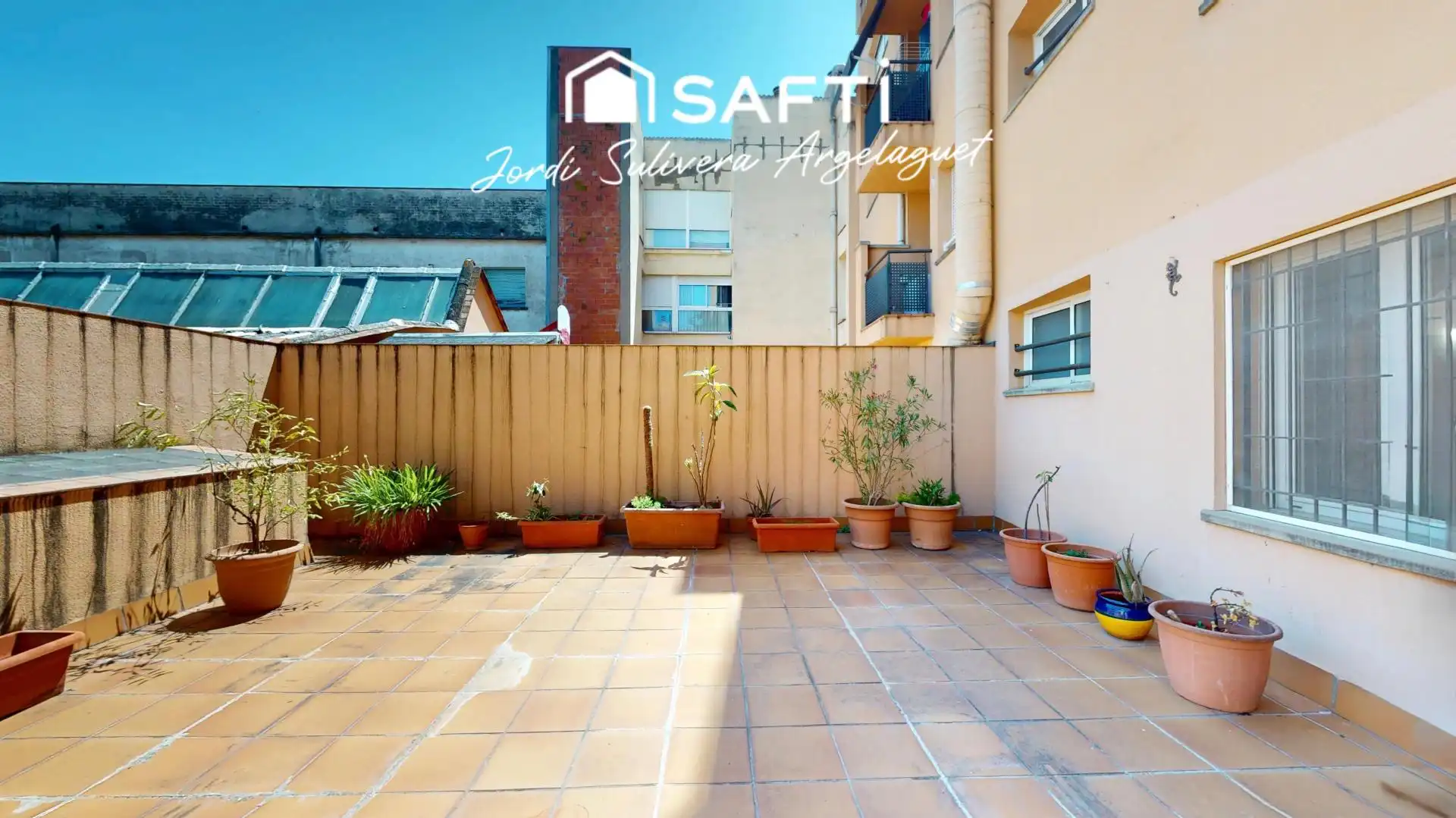 Vista exterior de Piso en venta en Girona con Aire acondicionado, Calefacción y Terraza