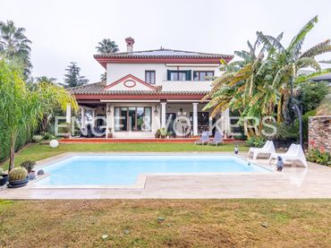 Casa amb piscina en venda a El Zaudín - Club de Golf