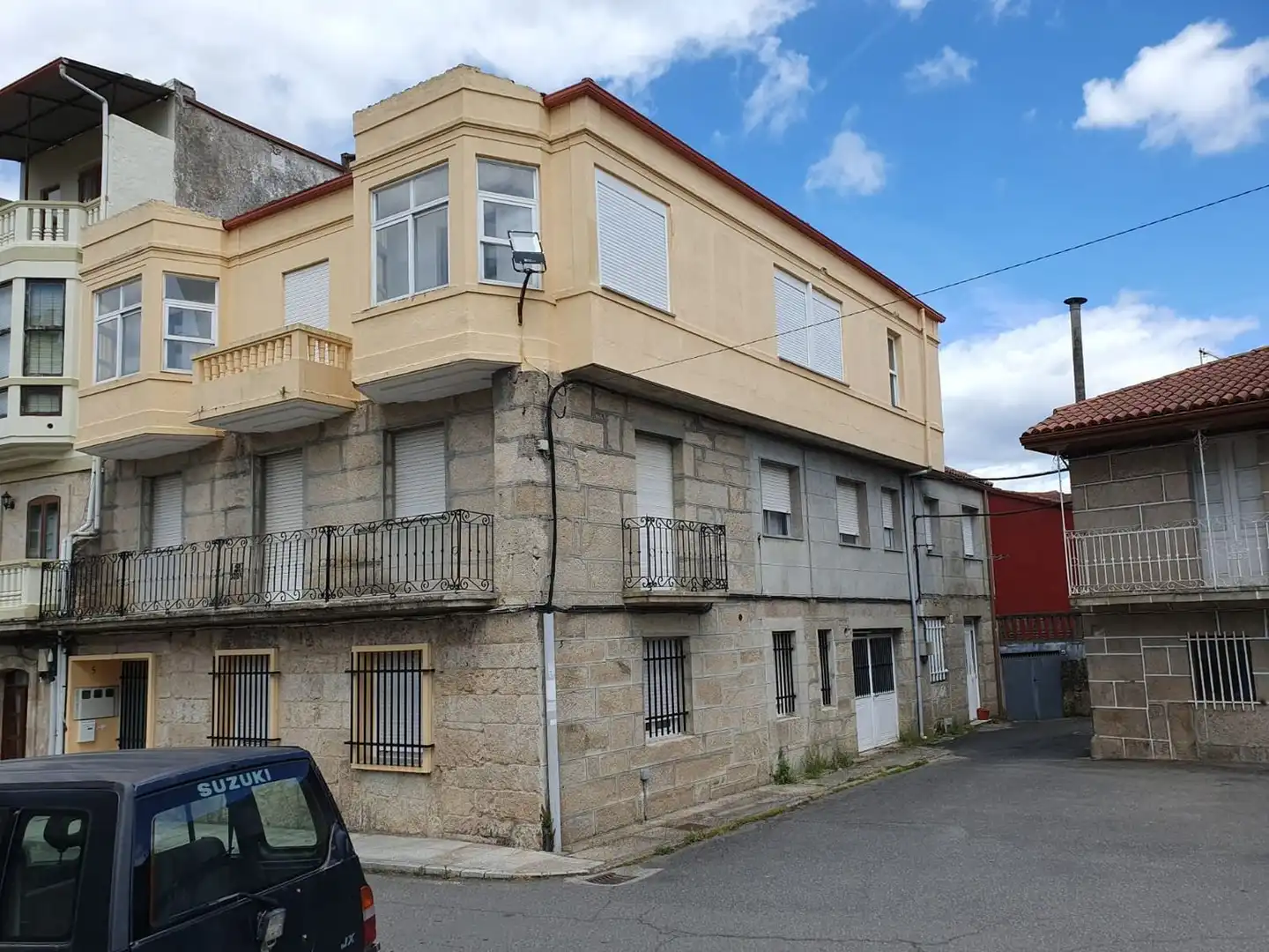 Vista exterior de Edificio en venta en Maside, Ourense