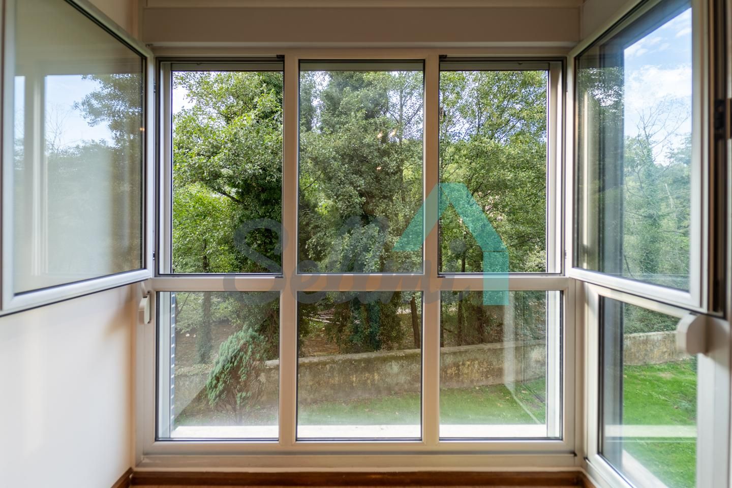 Exterior view of Flat for sale in Oviedo   with Heating, Parquet flooring and Storage room