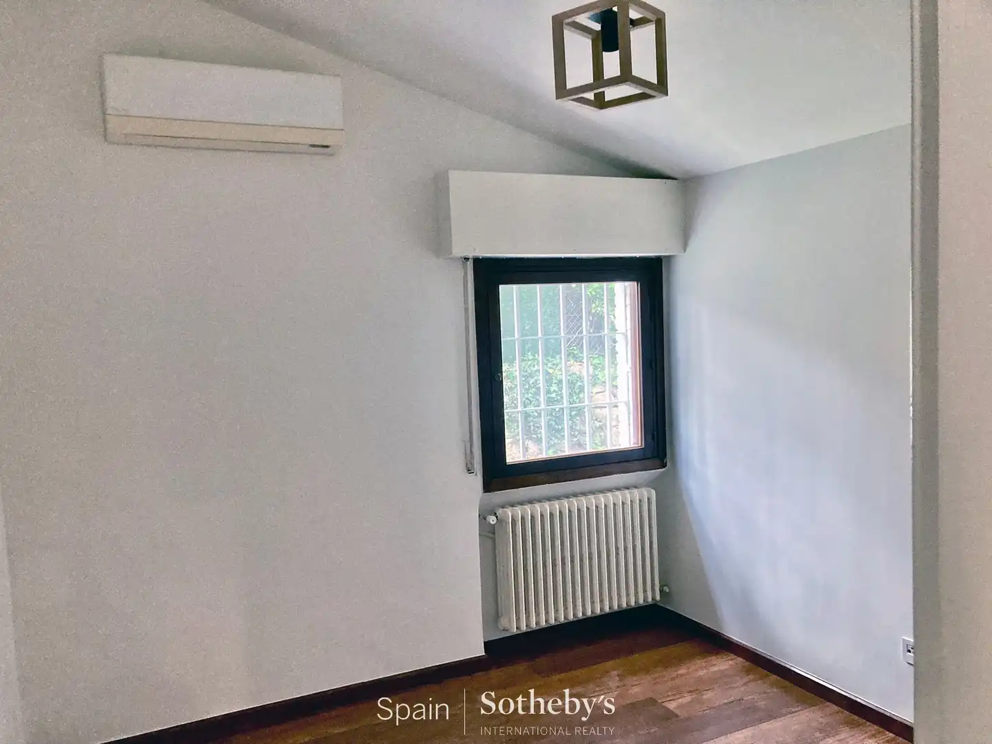 Dormitori de Casa o xalet de lloguer en Madrid amb Aire condicionat, Jardí privat i Traster