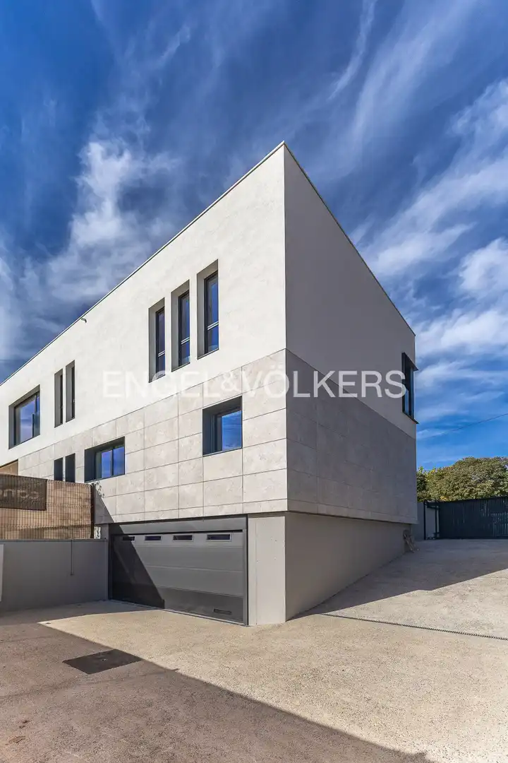 Exterior view of Houses for sale in Sant Cugat del Vallès  with Air Conditioner, Heating and Private garden