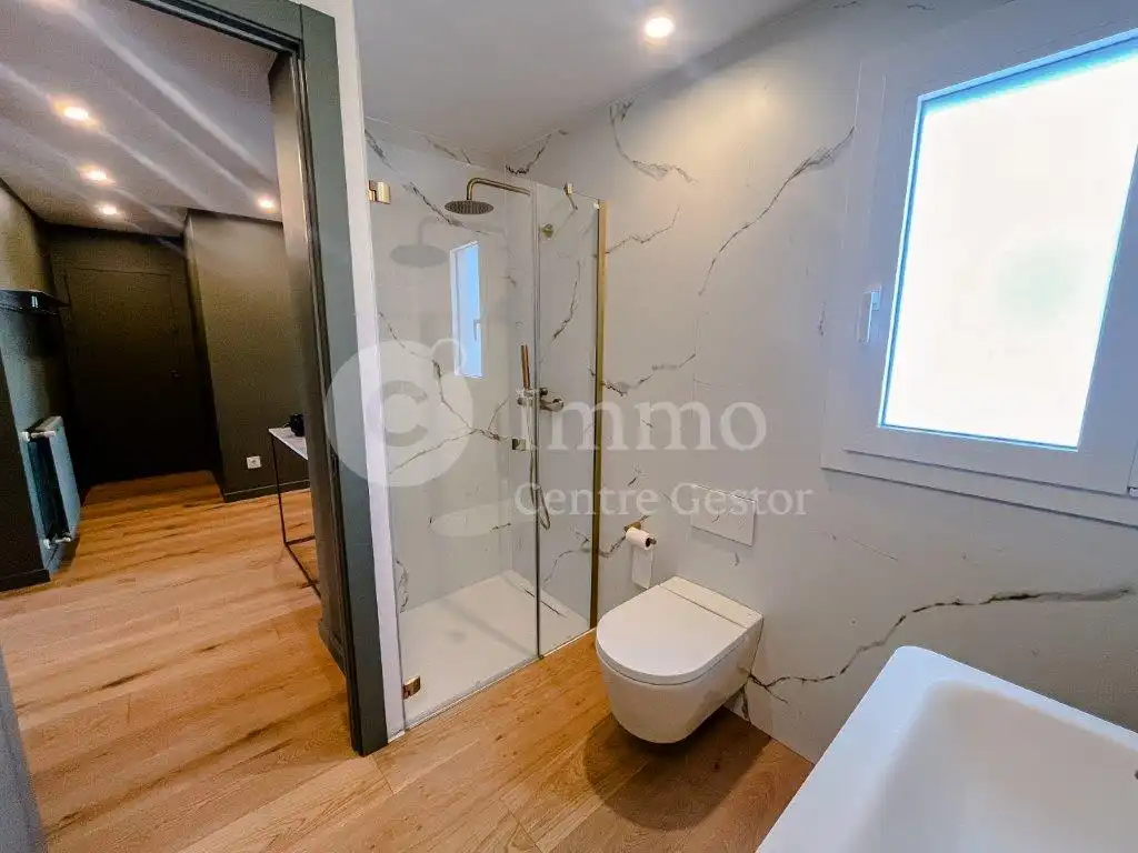 Baño de Dúplex de alquiler en Mollerussa con Aire acondicionado, Calefacción y Parquet