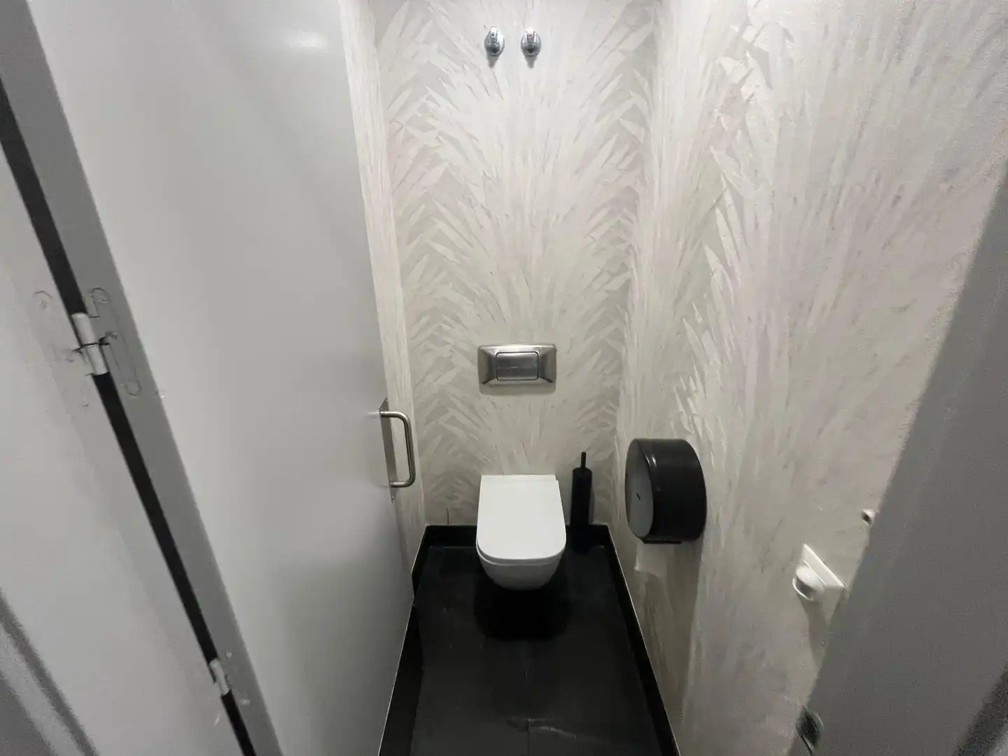 Baño de Local en traspaso en Sevilla con Amueblado
