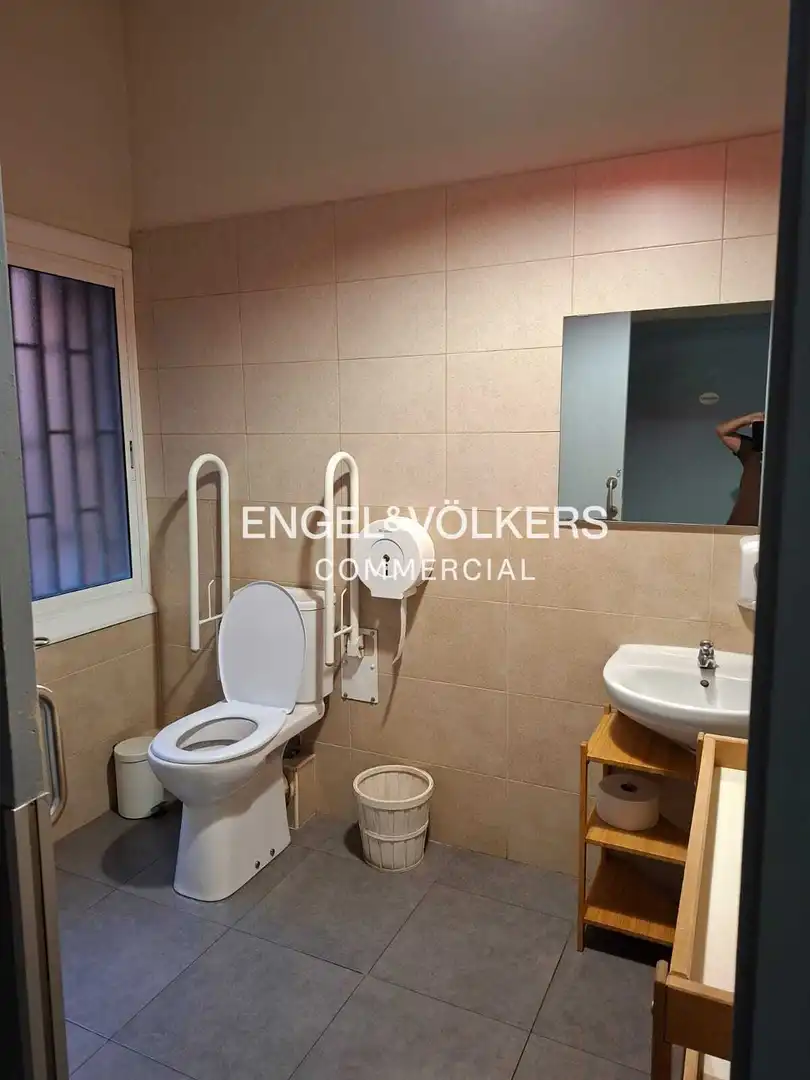 Bany de Local de lloguer en Barcelona