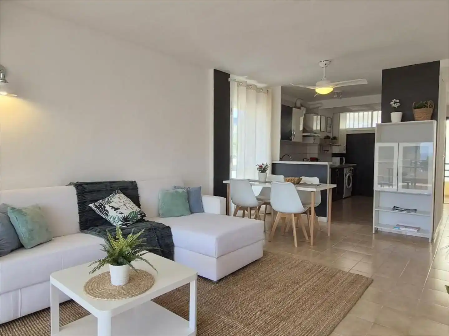 Living room of Flat for sale in Calvià  with Air Conditioner, Swimming Pool and Balcony