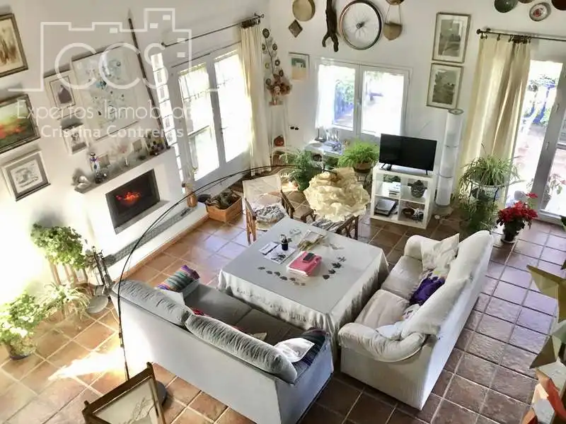 Sala de estar de Finca rústica en venta en Pilas con Aire acondicionado, Terraza y Trastero
