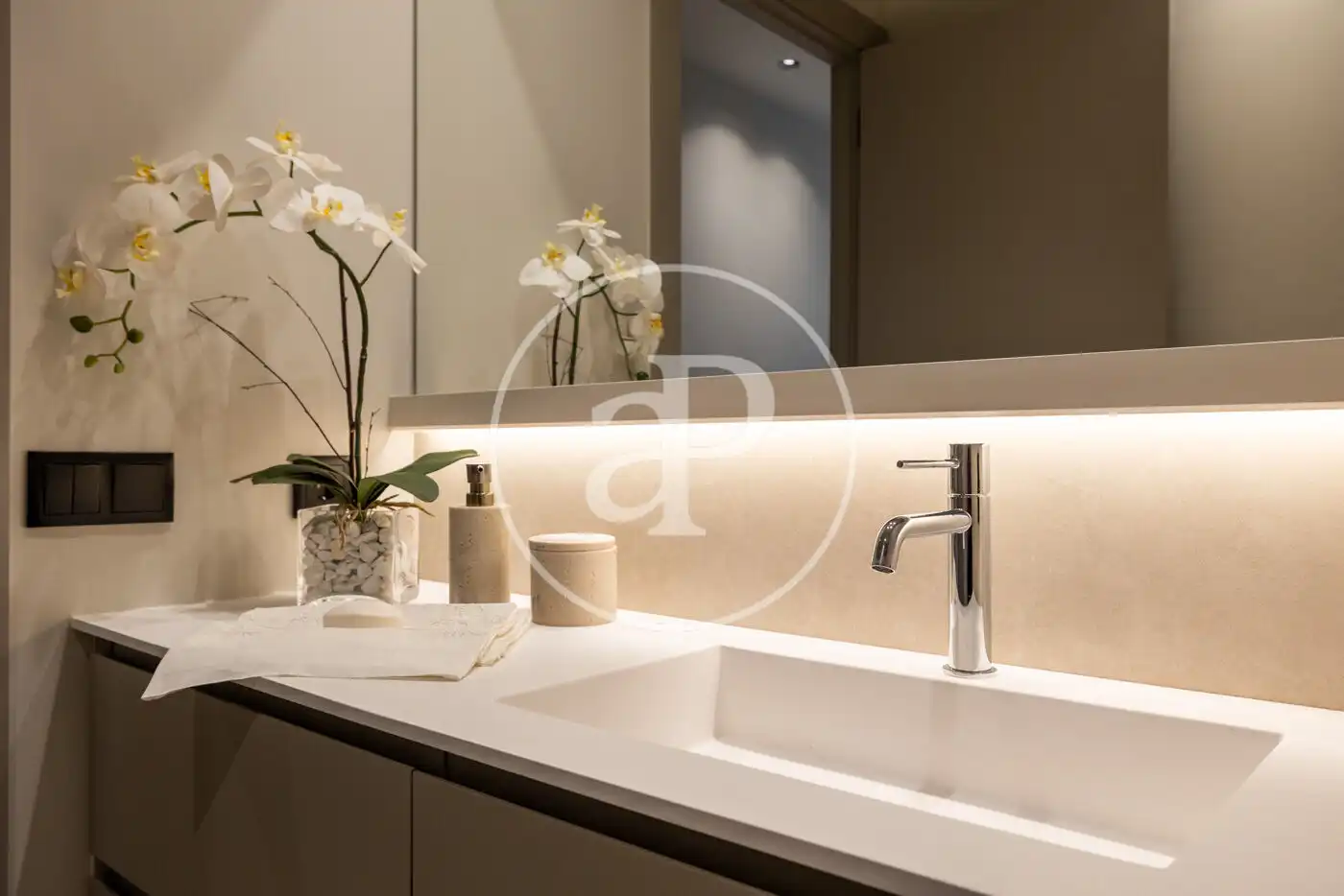 Badezimmer von Wohnung zum Verkauf in Barcelona mit Klimaanlage, Heizung und Terrasse