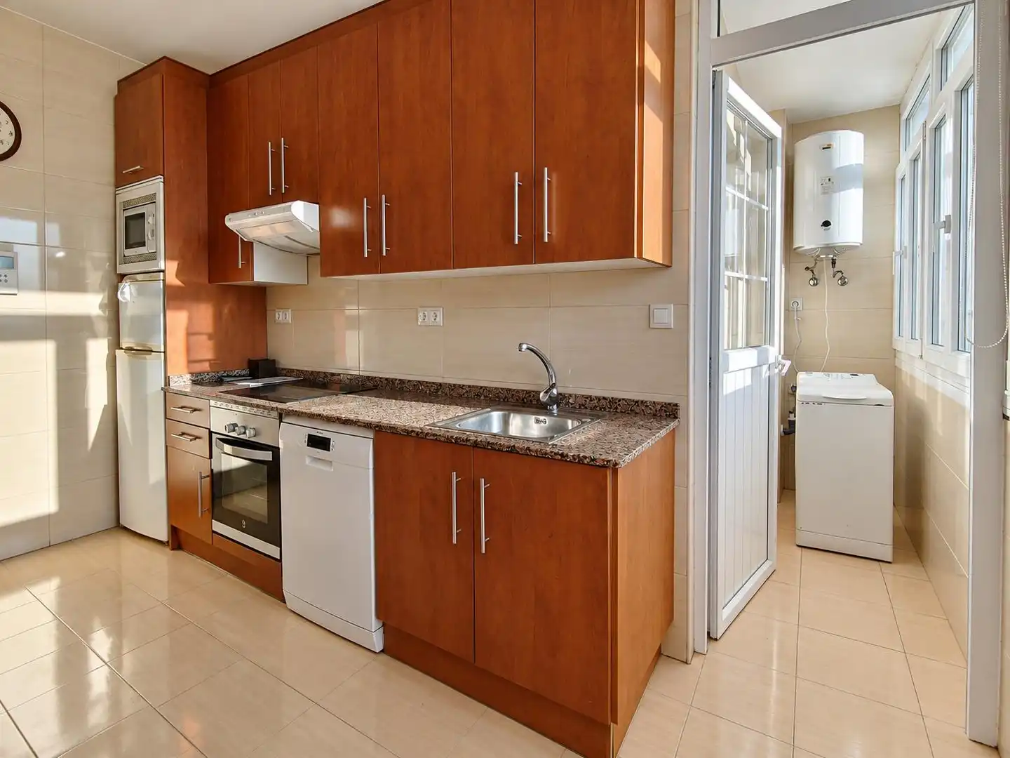 Kitchen of Flat for sale in Oeste