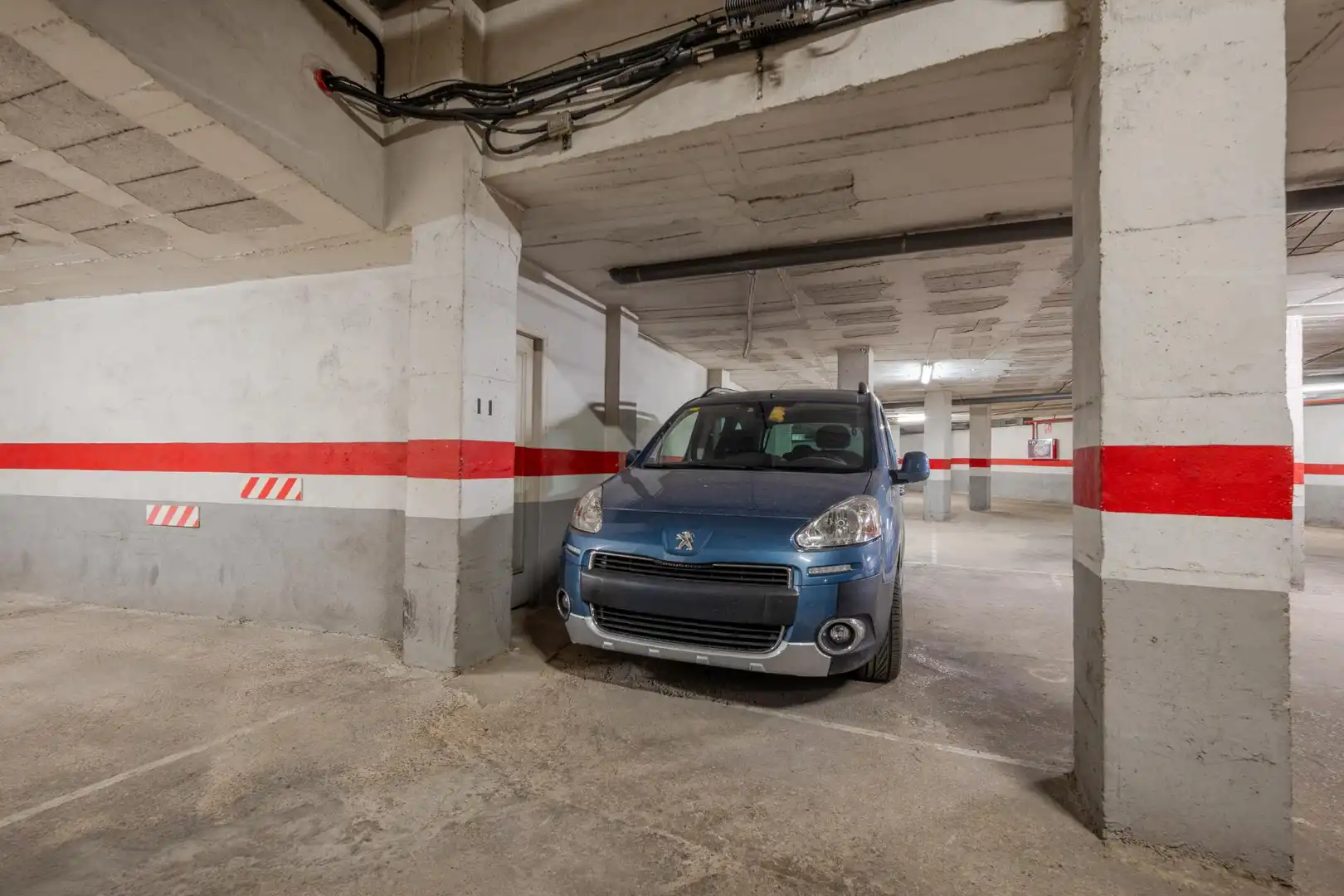 Aparcament de Apartament en venda en Girona amb Calefacció, Terrassa i Balcó