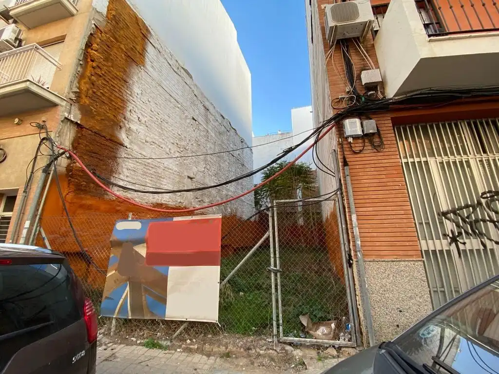 Wohnbaugrundstück zum Verkauf in Calle Cortegana, imagen 4