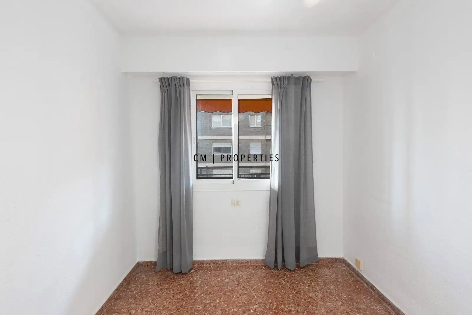Schlafzimmer von Wohnung zur Miete in Quatre Carreres