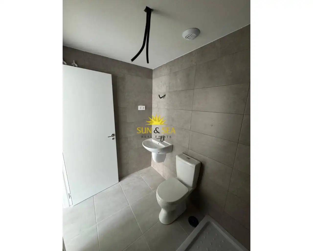 Bathroom of Apartments for rent in Elche / Elx  with Air Conditioner, Heating and Balcony