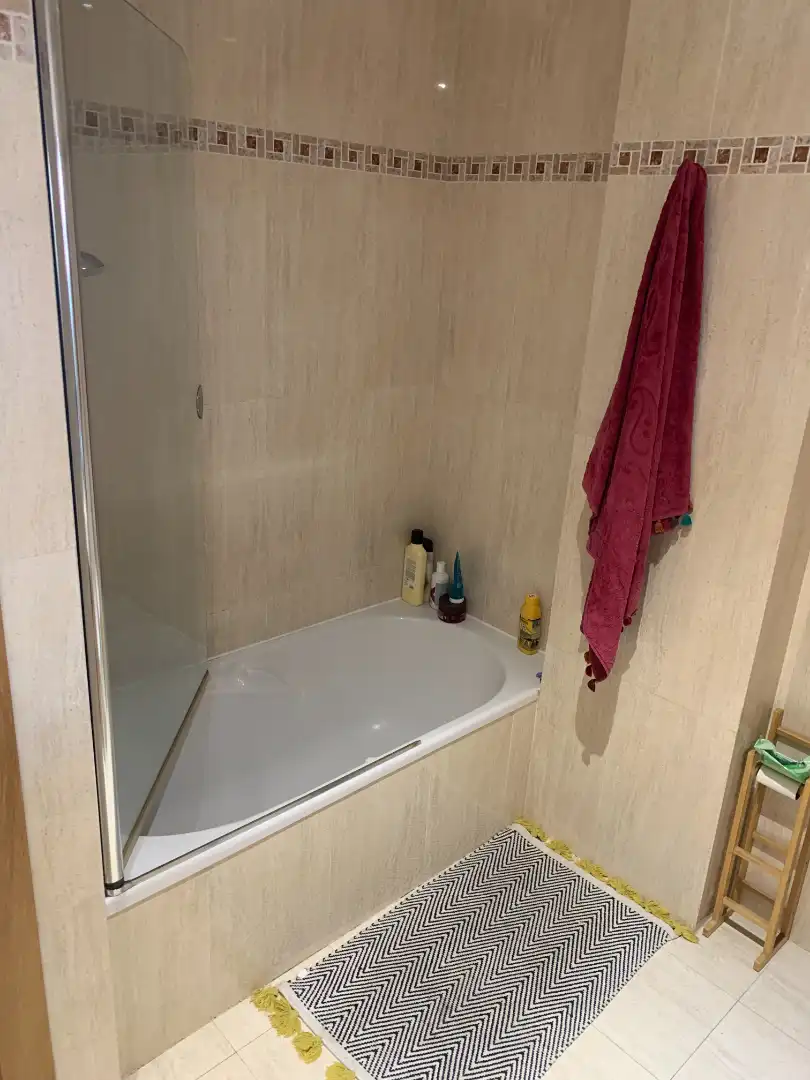 Badezimmer von Dachboden zum Verkauf in Poio mit Heizung, Parkett und Abstellraum