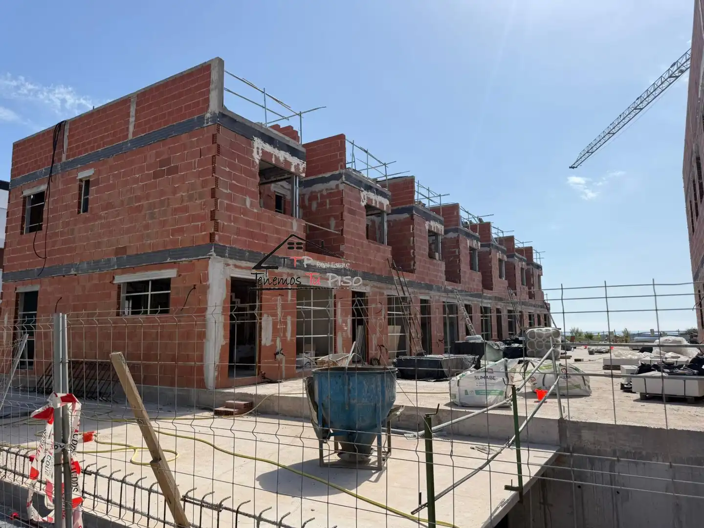 Vista exterior de Casa o xalet en venda en Vinaròs amb Aire condicionat, Jardí privat i Terrassa