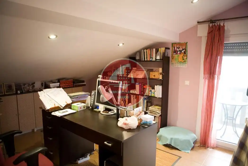 Casa o xalet en venda en Pontevedra Capital  amb Jardí privat, Terrassa i Moblat