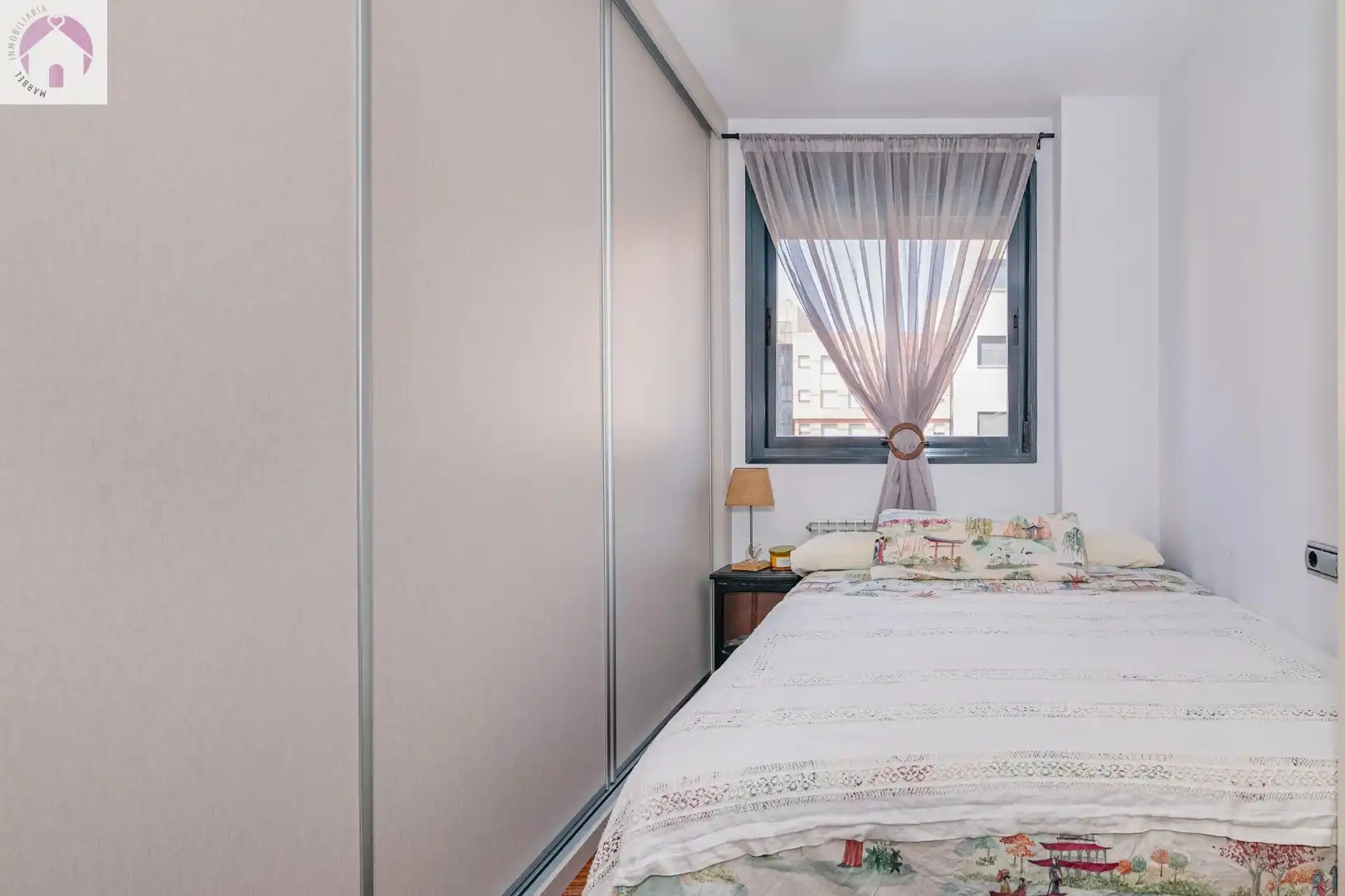 Bedroom of Flat for sale in Granada  with Air Conditioner, Heating and Terrace