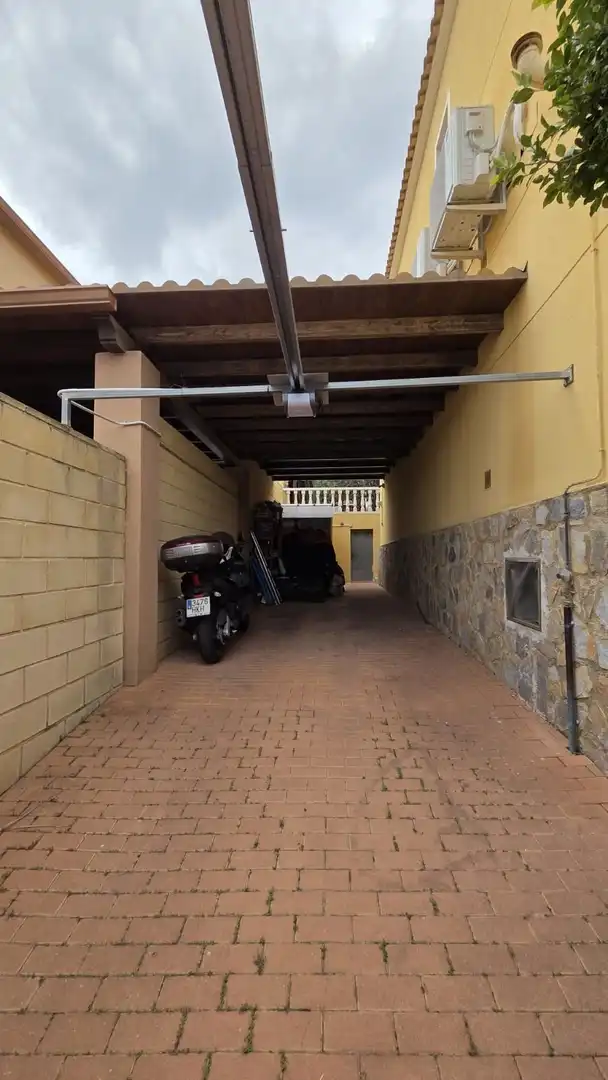 Parkplatz von Haus oder Chalet zum Verkauf in La Nucia mit Klimaanlage, Heizung und Privatgarten