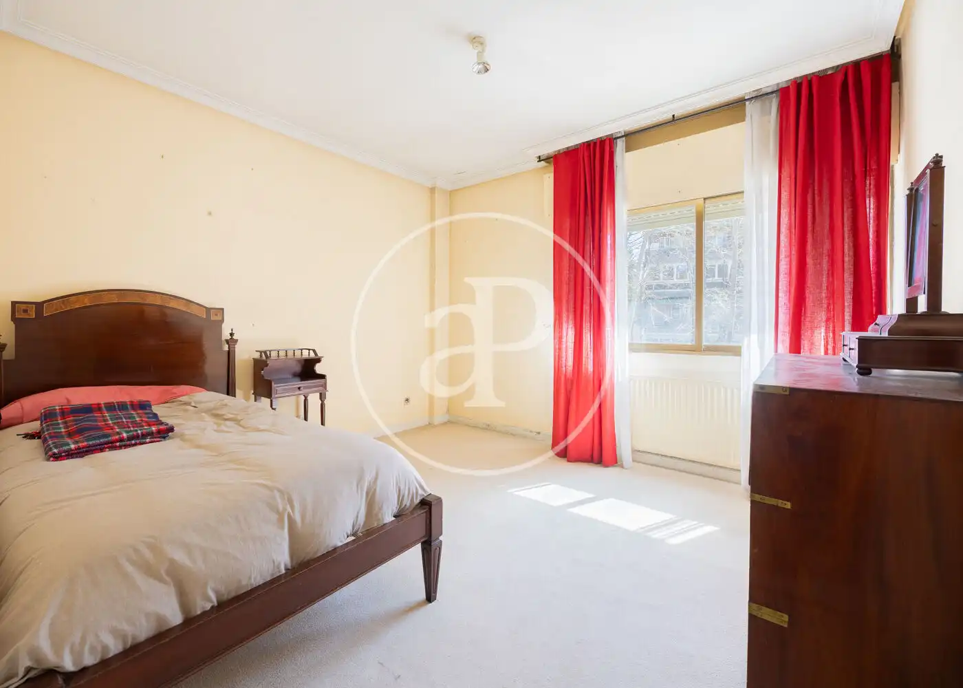 Habitación de Casa adosada en venta en Madrid con Aire acondicionado, Calefacción y Jardín privado