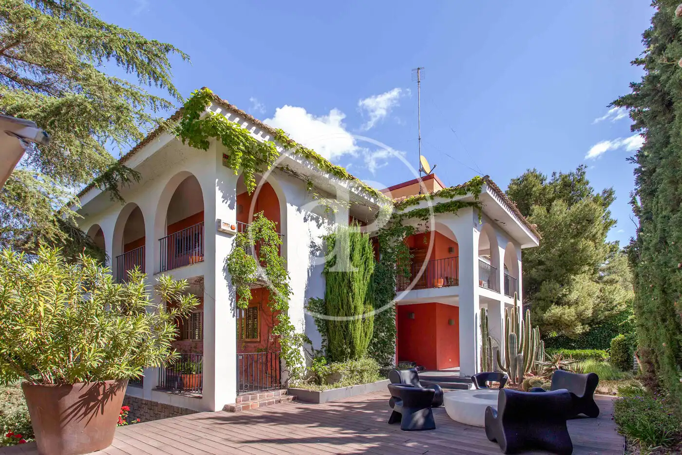 Vista exterior de Casa o xalet en venda en Chiva amb Aire condicionat, Calefacció i Jardí privat