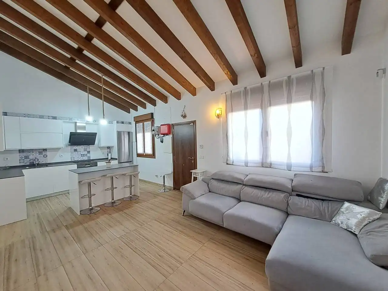 Sala d'estar de Casa o xalet en venda en Villalonquéjar