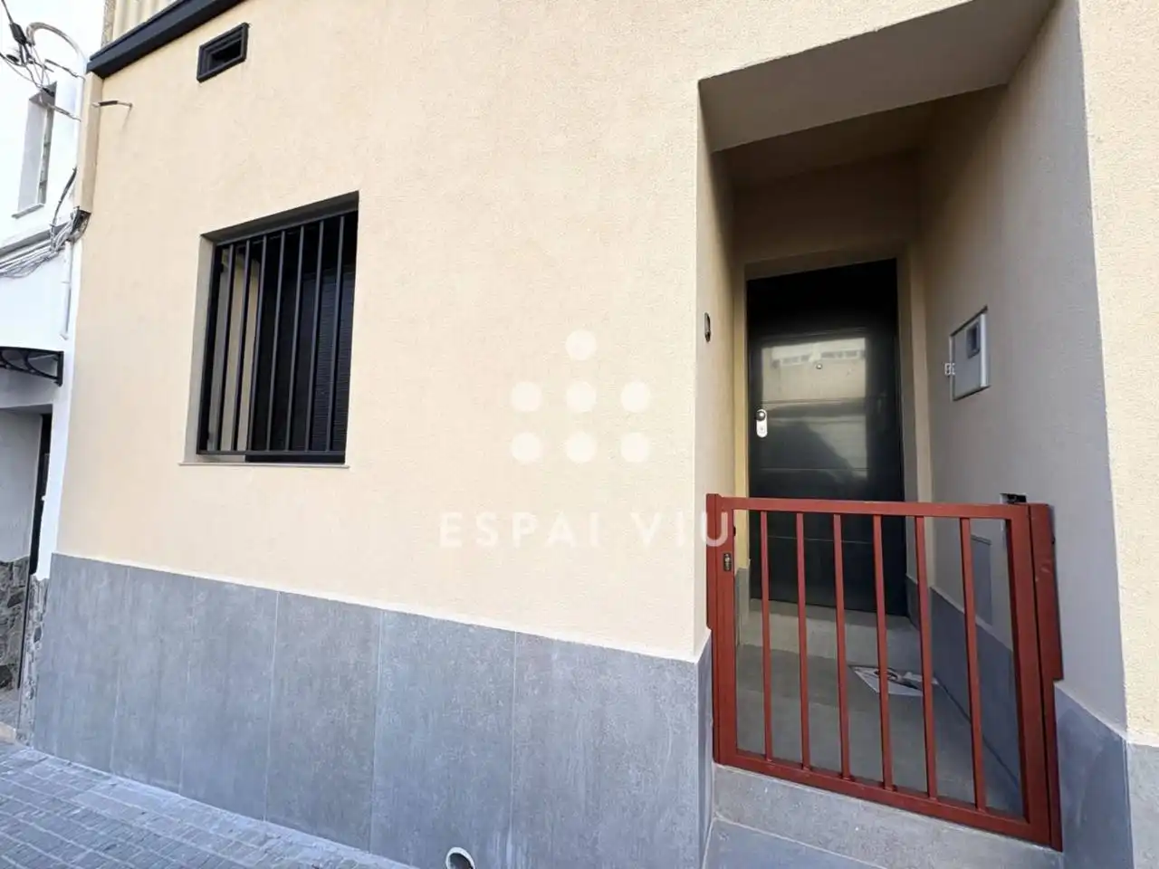 Außenansicht von Haus oder Chalet zum Verkauf in Terrassa mit Klimaanlage, Heizung und Privatgarten