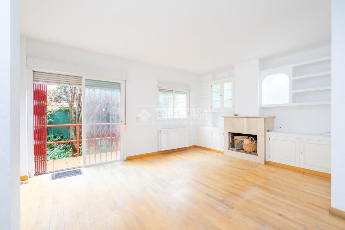 Sala d'estar de Casa o xalet en venda en Colmenar Viejo amb Jardí privat, Terrassa i Balcó