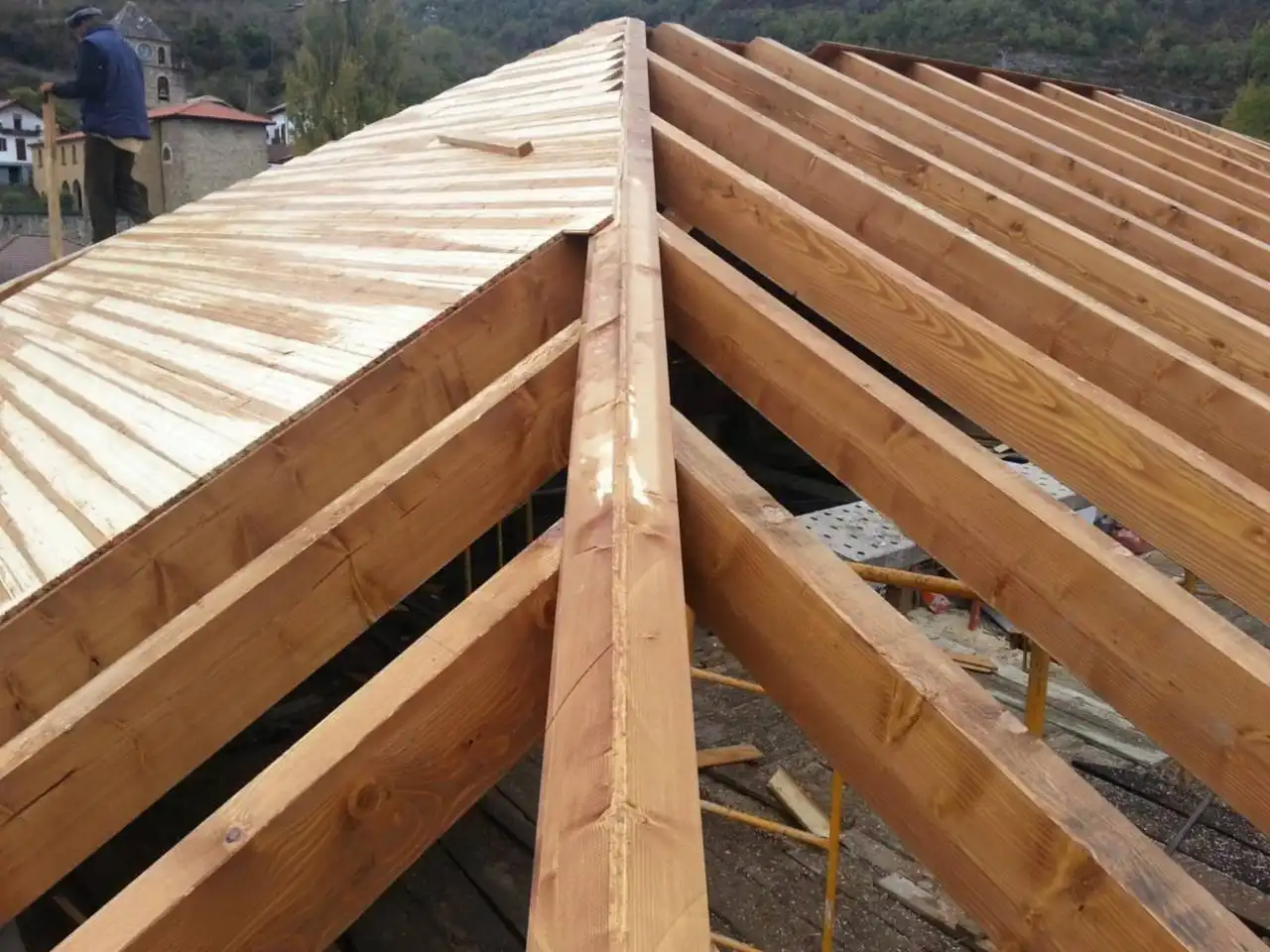 Vista exterior de Casa o xalet en venda en Esparza de Salazar / Espartza Zaraitzu amb Calefacció, Jardí privat i Parquet