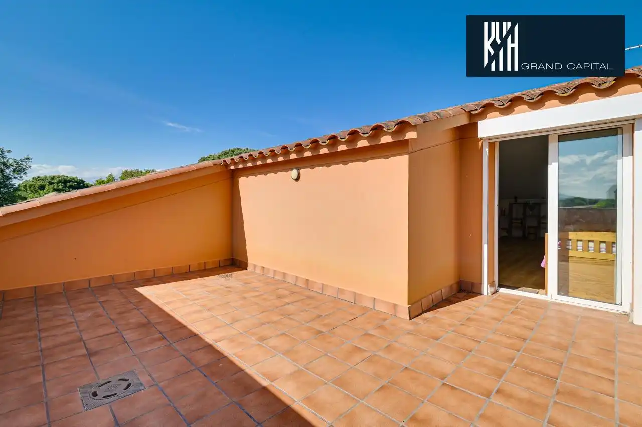 Casa con piscina in vendita a Carrer Carrer Montserrat, imagen 57