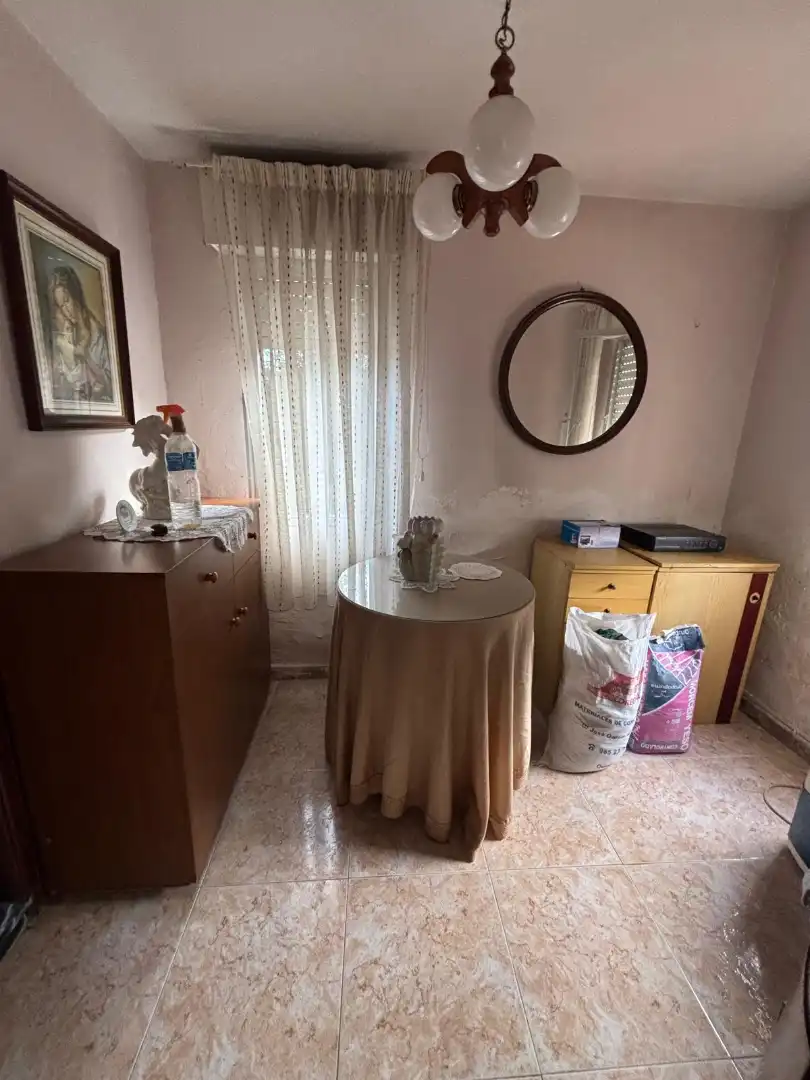 Habitación de Casa adosada en venta en Oviedo  con Calefacción, Jardín privado y Amueblado