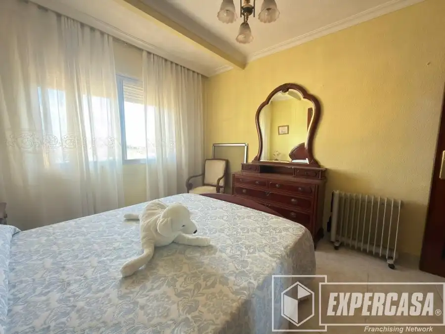 Bedroom of Flat for sale in Valencia  with Air Conditioner and Furnished