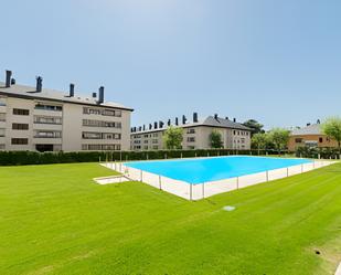 Piscina de Pis de lloguer en El Escorial amb Terrassa i Balcó