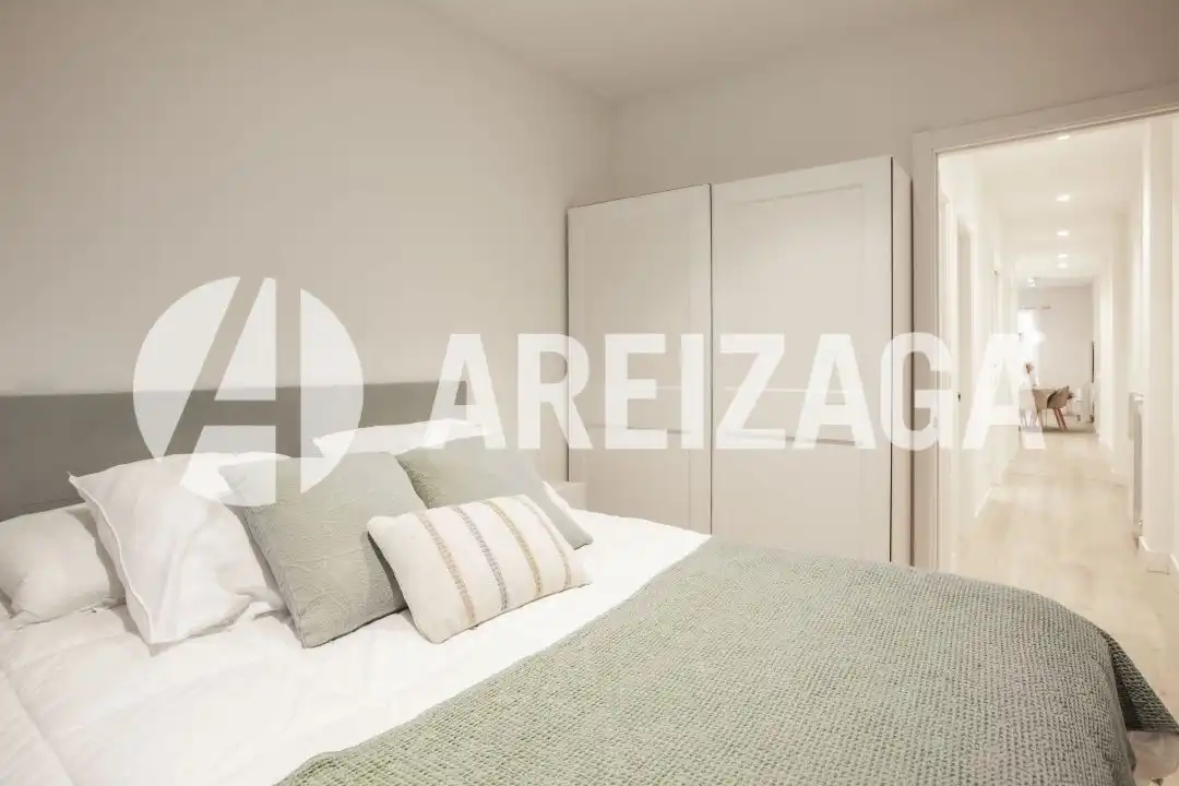 Schlafzimmer von Wohnung zum Verkauf in Donostia - San Sebastián  mit Heizung und Balkon