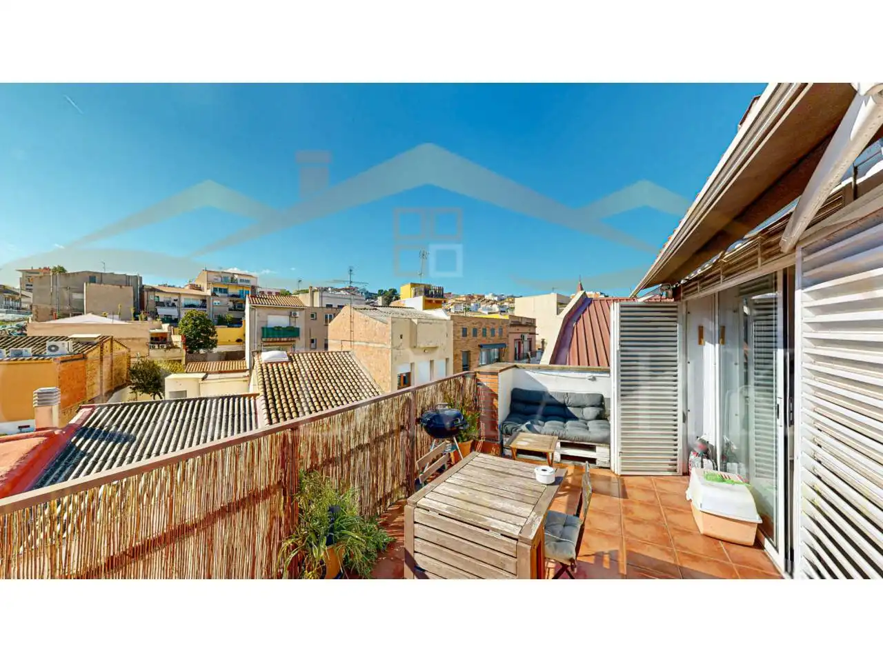Vista exterior de Piso en venta en Sant Vicenç Dels Horts con Aire acondicionado, Calefacción y Parquet