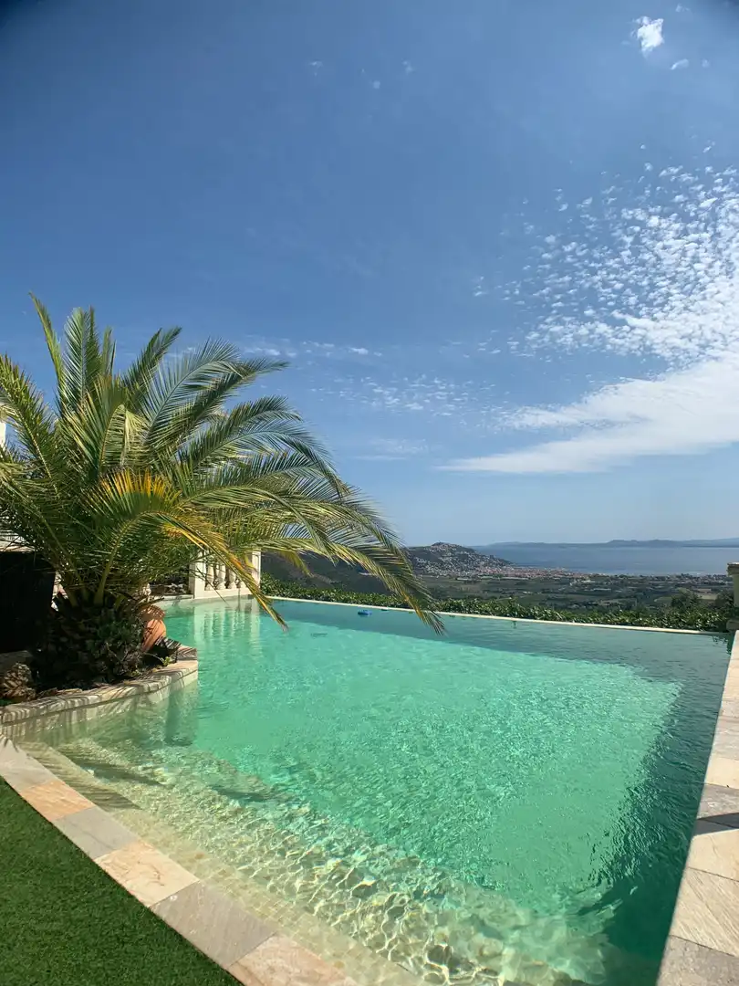Piscina de Casa o xalet en venda en Roses amb Calefacció i Jardí privat
