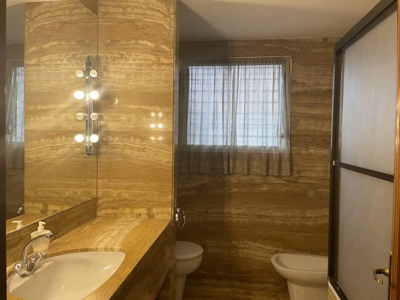 Bathroom of Flat for sale in Olot  with Air Conditioner, Heating and Terrace