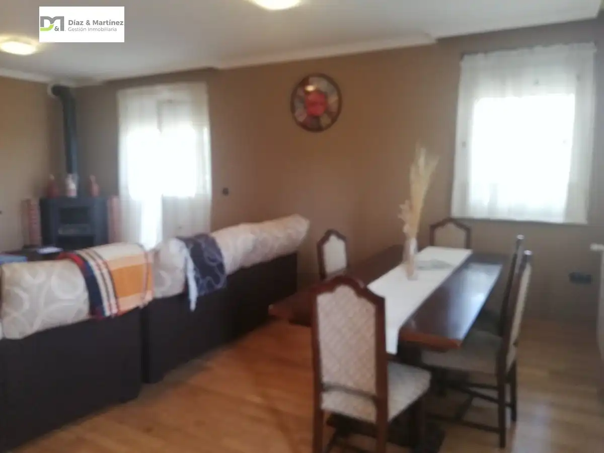 Sala de estar de Casa o chalet en venta en Santa Colomba de Curueño con Jardín privado, Parquet y Terraza