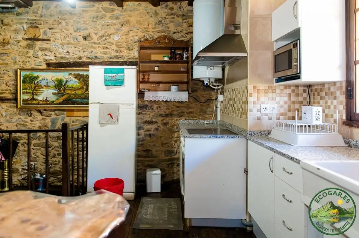 Cuina de Casa o xalet en venda en Ponferrada amb Calefacció, Parquet i Terrassa