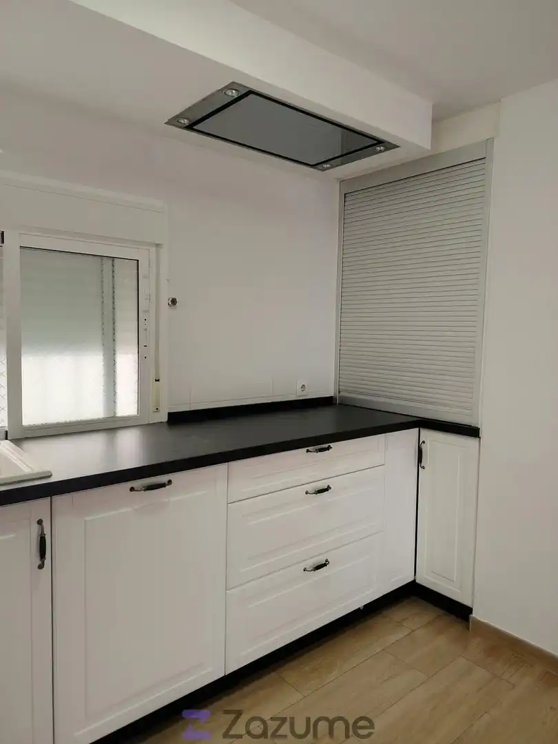 Kitchen of Flat for rent in Camas  with Terrace, Oven and Washing machine