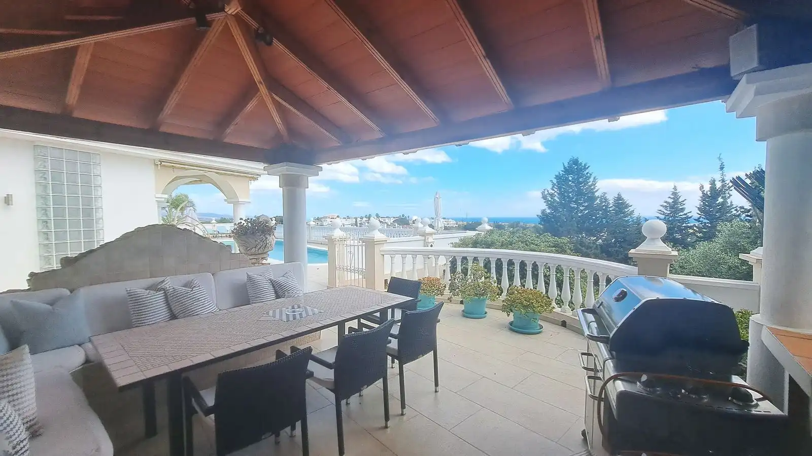 Chalet con piscina en venta en La Quinta, imagen 14
