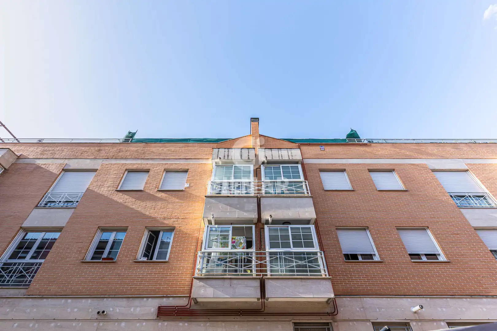 Vista exterior de Piso en venta en Madrid con Calefacción