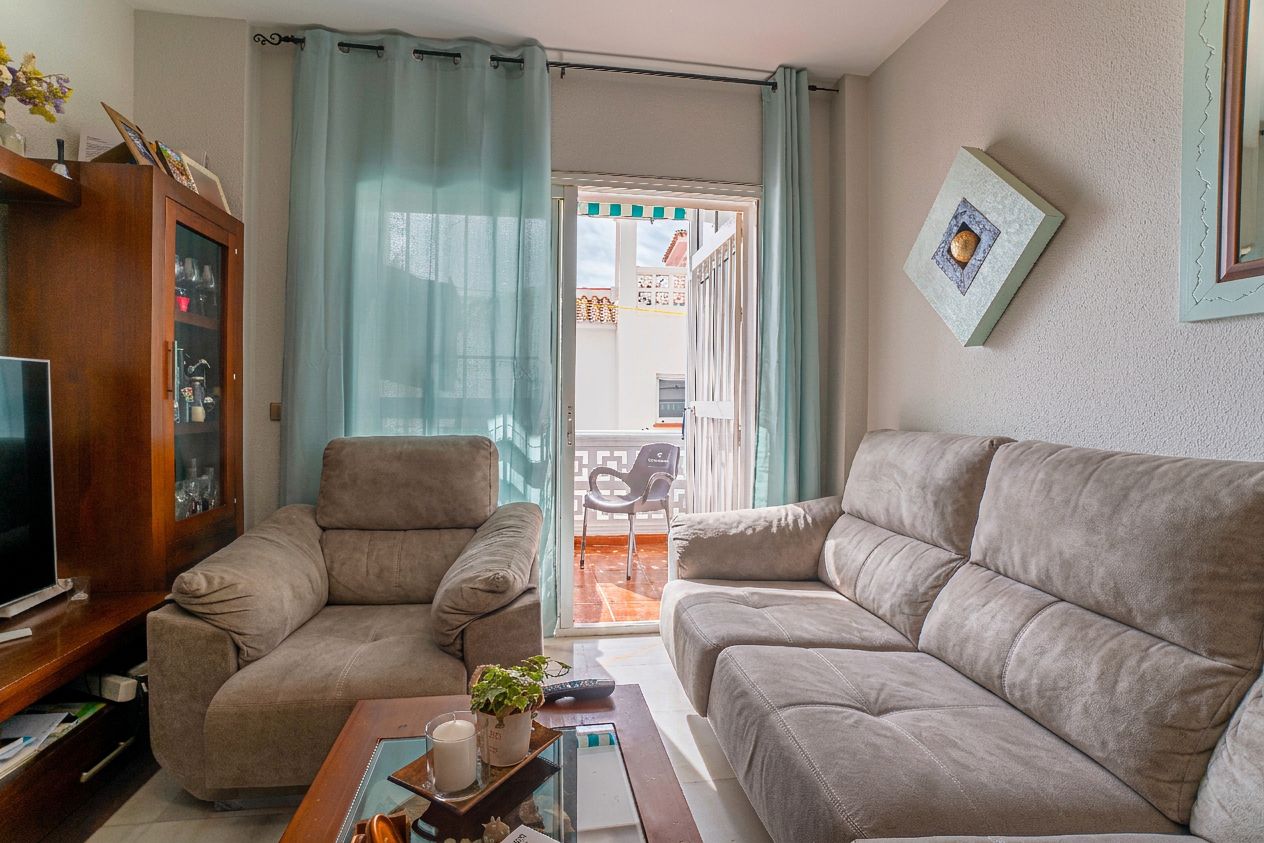 Living room of Flat for sale in Rincón de la Victoria  with Terrace, Storage room and Community pool