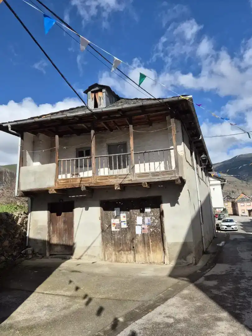 Vista exterior de Finca rústica en venda en Noceda del Bierzo amb Balcó