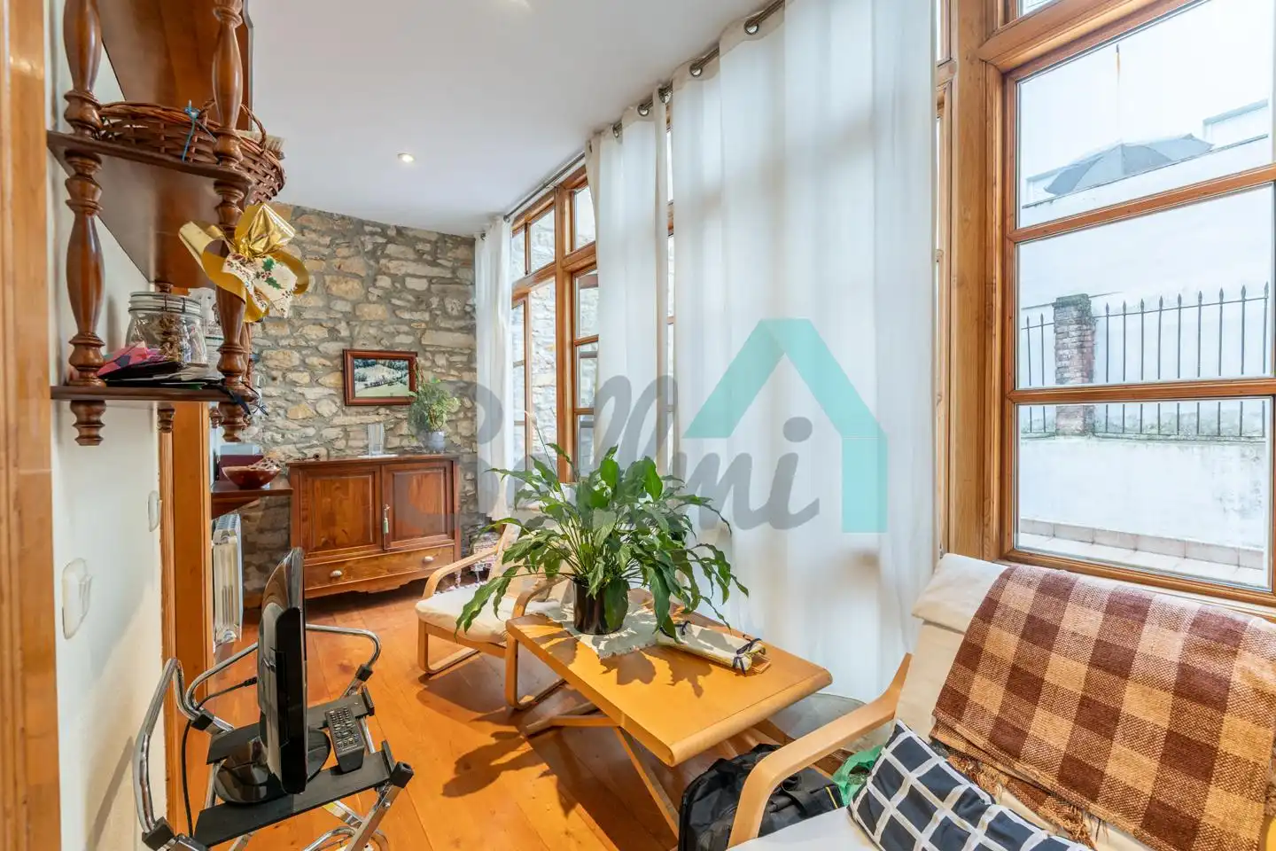 Living room of Flat for sale in Oviedo   with Heating, Parquet flooring and Terrace