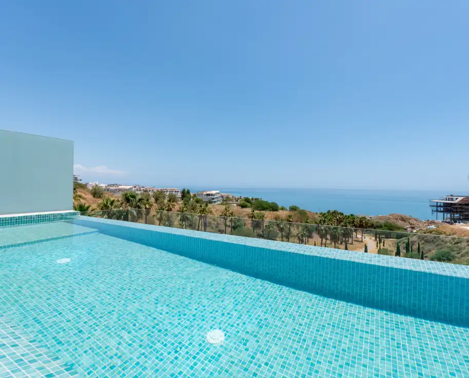 Flat with pool for sale in El Higuerón, imagen 2