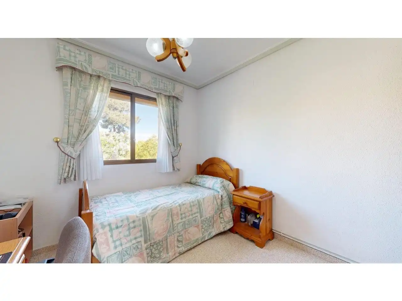Habitación de Casa adosada en venta en Torrent con Aire acondicionado, Calefacción y Jardín privado
