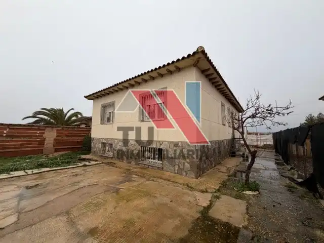 Exterior view of Houses for sale in Huecas  with Storage room, Swimming Pool and Alarm